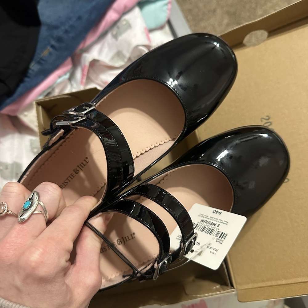 NIB Mary Jane Shoes girls 3